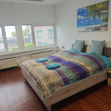 Mit Anbindung Fuer 6 Personen Appartement Aken